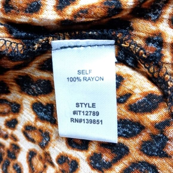 NWT Oddi Cheetah Print V- Neck Bell Sleeved 100% Rayon Boho Contemporary Blouse - Picture 5 of 14